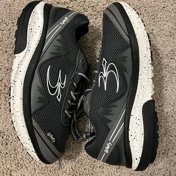 Gdefy Mighty Walk Gravity Defyer women’s size 10 gray and white sneakers