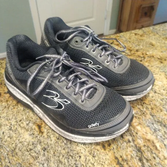 Gdefy Size 8 Women’s Gravity Defyer Mighty Walk Sneakers Gray TB9024FGS-M