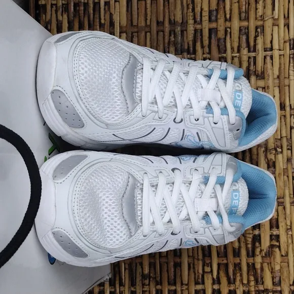 Gdefy Super Walk white and blue therapeutic sneakers