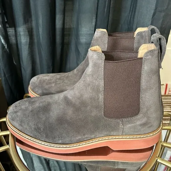 G.H.BASS CHELSEA SUEDE BUCK NEW