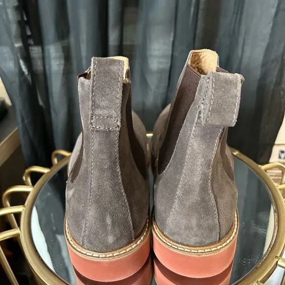 G.H.BASS CHELSEA SUEDE BUCK NEW