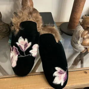 GIA COUTURE BLACK VELVET FLORAL FUR SLIP ON FLATS SHOES. Made in Italy. Size 37.