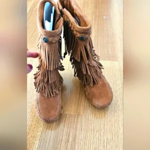 Girl's Minnetonka Triple Fringe Boots