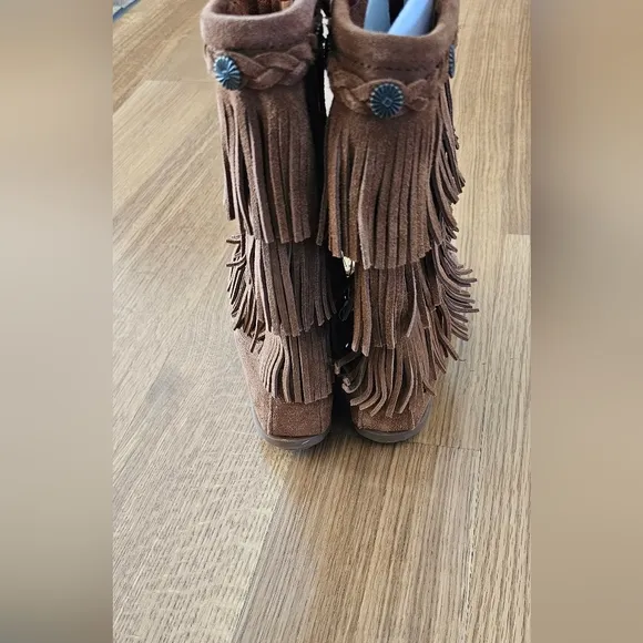 Girl's Minnetonka Triple Fringe Boots