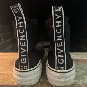 Givenchy George V Logo Sneakers