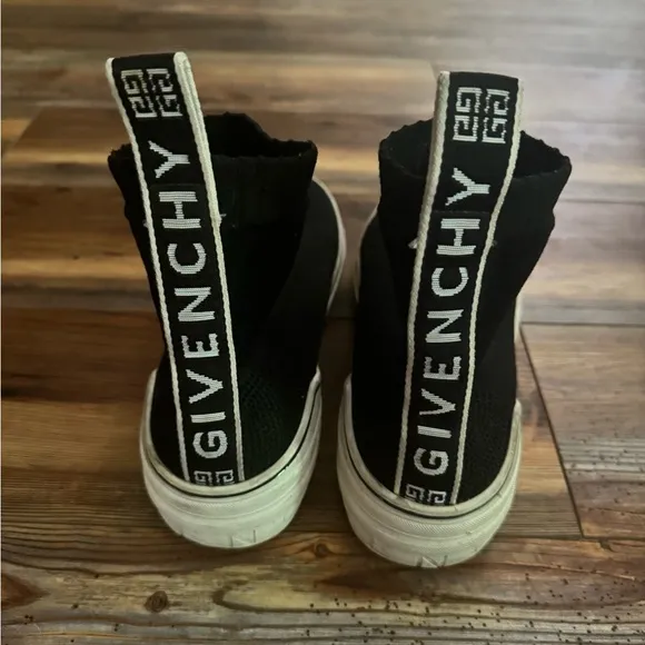 Givenchy George V Logo Sneakers