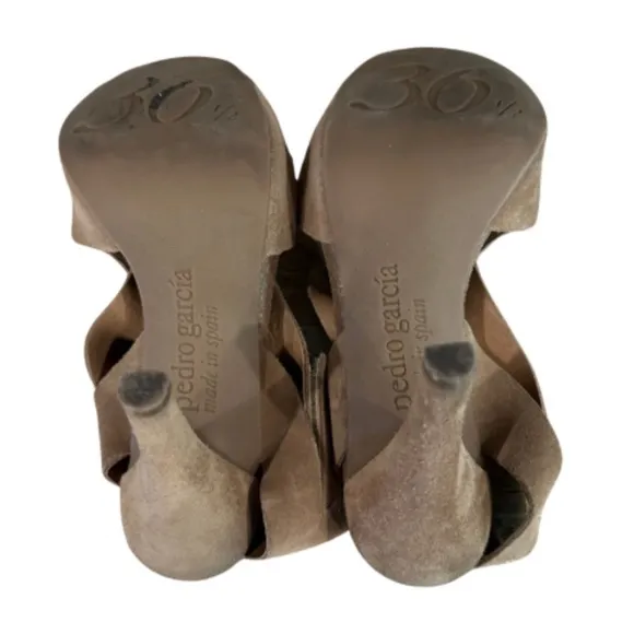 Gorgeous Pedro Garcia Suede Crystal Embellished Slingback Platform Sandals