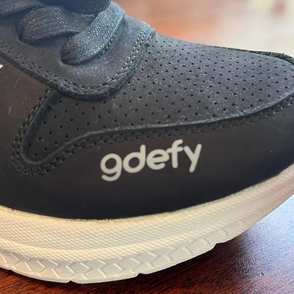 Gravity Defeyer Women's Sneakers New size 8,Black