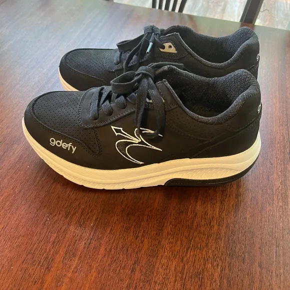 Gravity Defeyer Women's Sneakers New size 8,Black