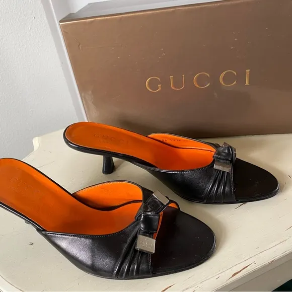 GUCCI Leather Slides Black Kitten Heel Size 6 🧡