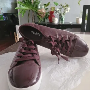 GUESS Mens Size 8 Sneaker Shoes!