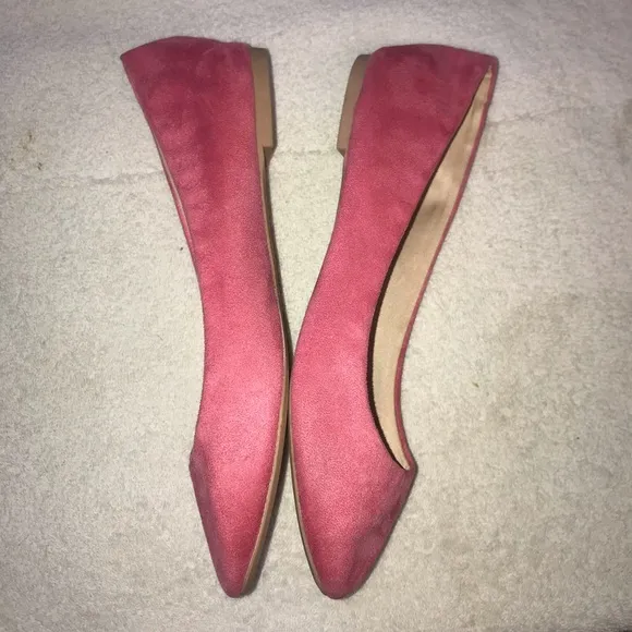 H&amp;M women’s fuchsia slip on Ballerina faux suede Flats Size 38