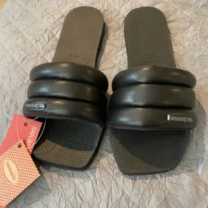 Havaianas Black Slides