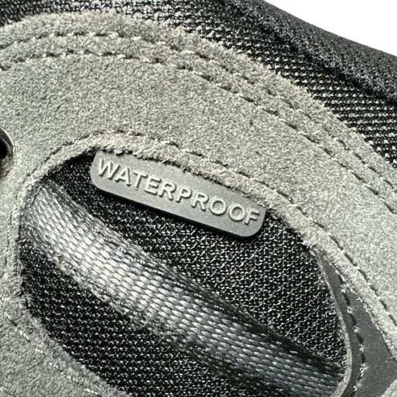 Hi-Tec‎ Men's Bandera Waterproof Trail Hiking Boots in Gray Suede (Size 8.5D)