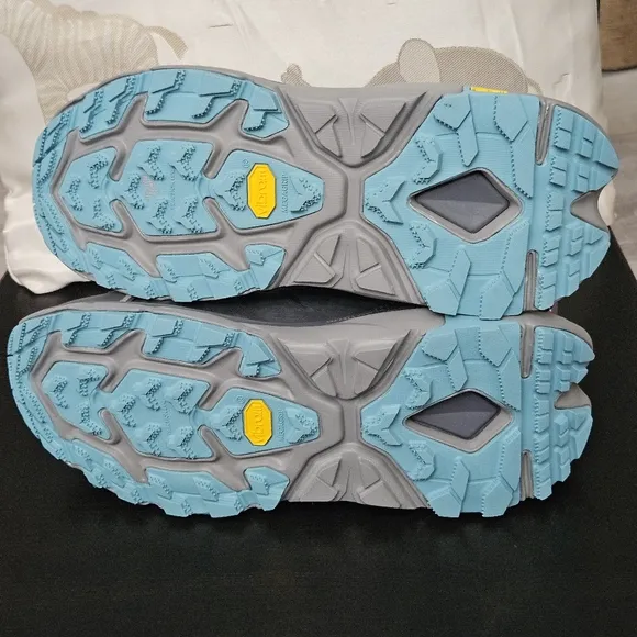HOKA ONE ONE Kaha 2 Gore Tex Hiking Boots Womens 9.5