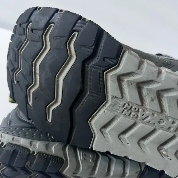 hoka one one tor tech mid waterproof hiking boots