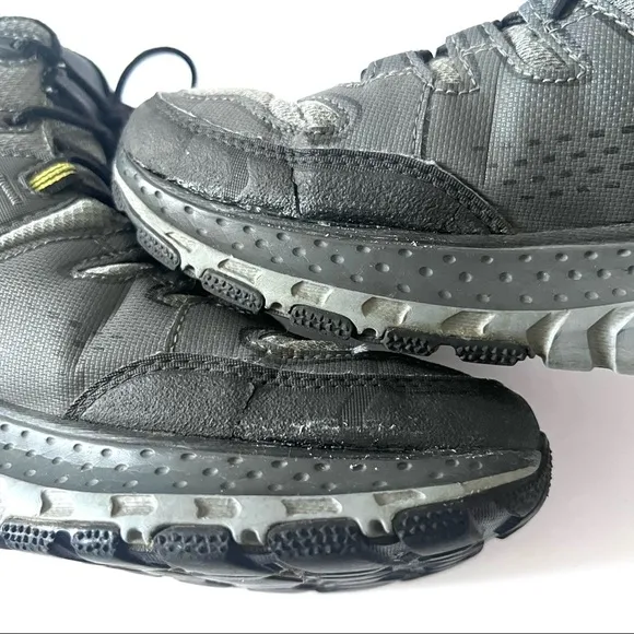hoka one one tor tech mid waterproof hiking boots