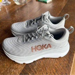 HOKA size 9DGaviota 5 in harbor mist/rose gold