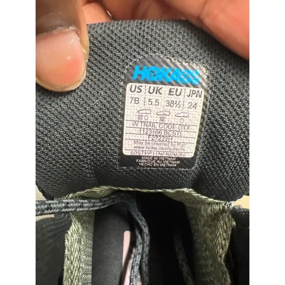 Hoka Womens  Hiking Boots Size 7 Vibram Outsole Gore-Tex Waterproof