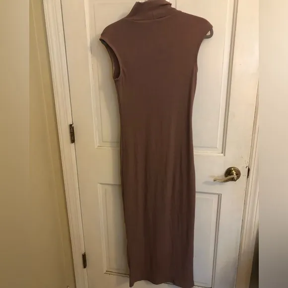 House of Harlow 1960 Body-Con Mock-Turtleneck Ribbed Midi Dress