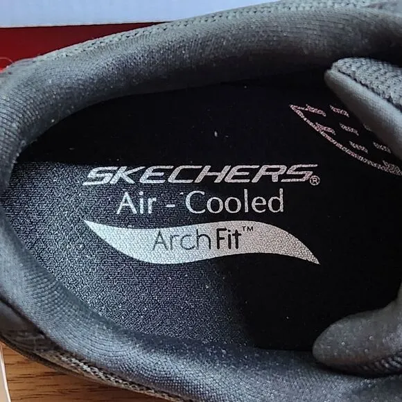 ⛔️HP 11/5⛔NIB Skechers Black Arch Fit Air Cooled Memory Foam Men's 10.5 Sneakers