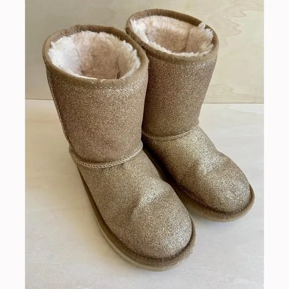 ✨HP!✨ UGG Girl's Classic Short II Glitter Gold Boots