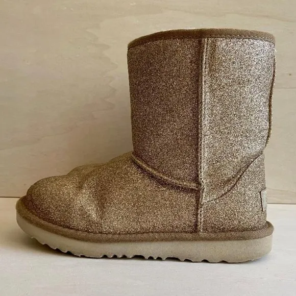 ✨HP!✨ UGG Girl's Classic Short II Glitter Gold Boots