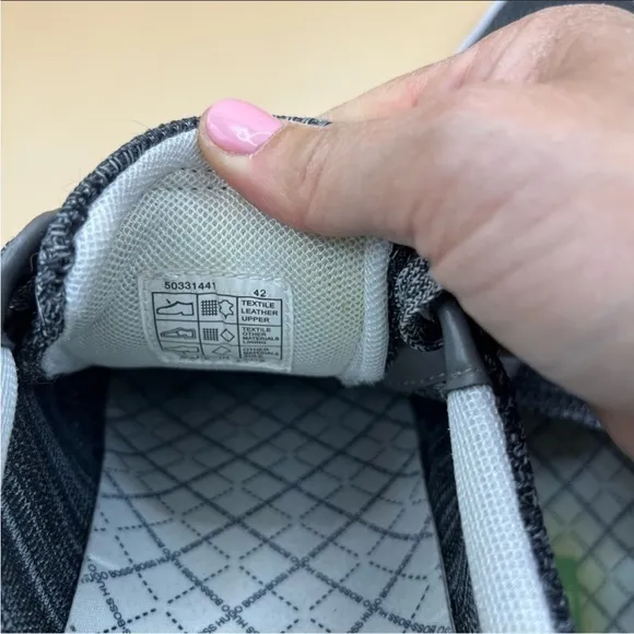 Hugo Boss Men’s Rayadv Knit-like Sneakers Size 42 (9US) grey/white GUC