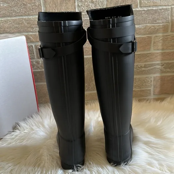 Hunter Women’s Refined Slim Fit Rain Boots