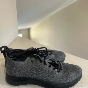 Hylo‎ Light Running Style Sneakers Grey Size Men’s 11.5 Women’s 13