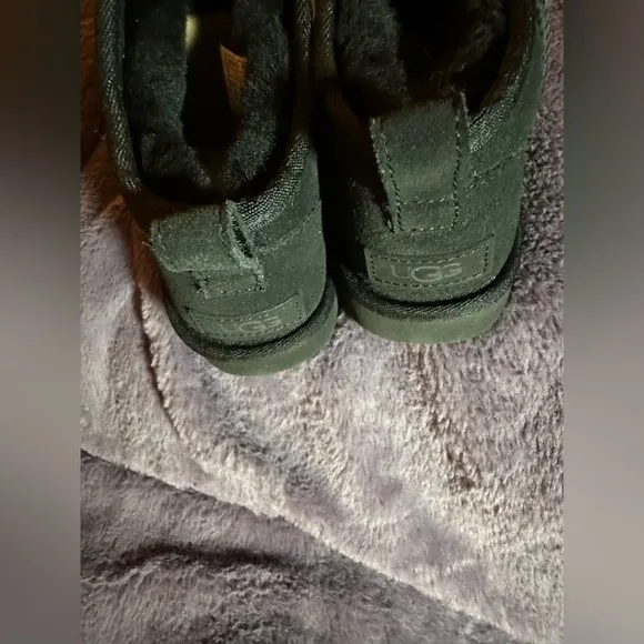 *IR* BRAND NEW UGG - Size 5 &amp; 6 Ultra Mini Boots Black