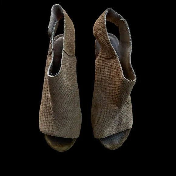 Jeffrey Campbell camel color leather wooden heel booties perfect all year 7