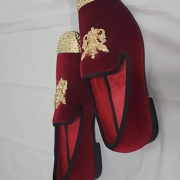Jitai Luxury Red Velvet Loafers with Gold Detailing Men's Size 9