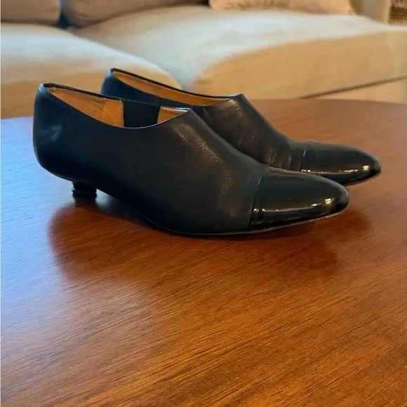 John Fluevog Gladice Black Leather Kitten Heel Shoe Boot Slip on Chelsea Sz 8