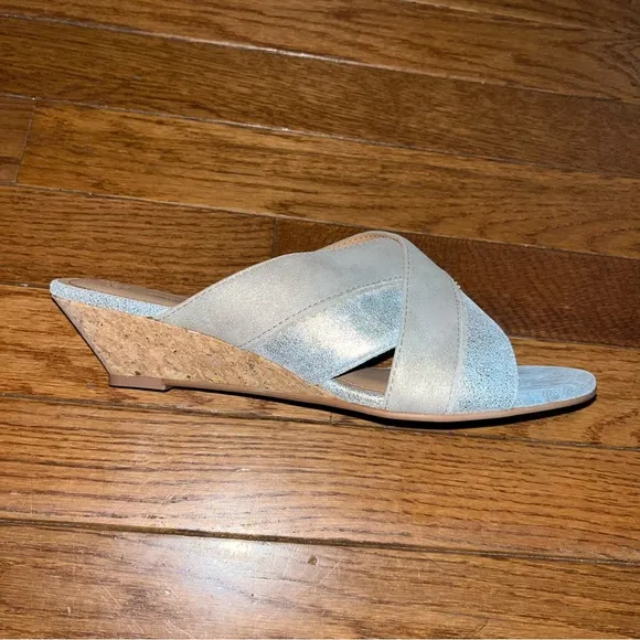 Johnston &amp; Murphy Silver &amp; Gold Leather Marlena Cross Band Wedge Sandals 8.5