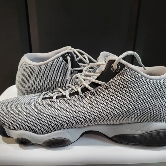 Jordan Horizon Low Wolf Gray and Black Mid-Top Sneakers with Mesh Design