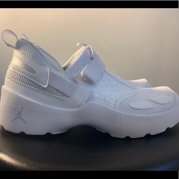 Jordan Turner LX (NWOT)