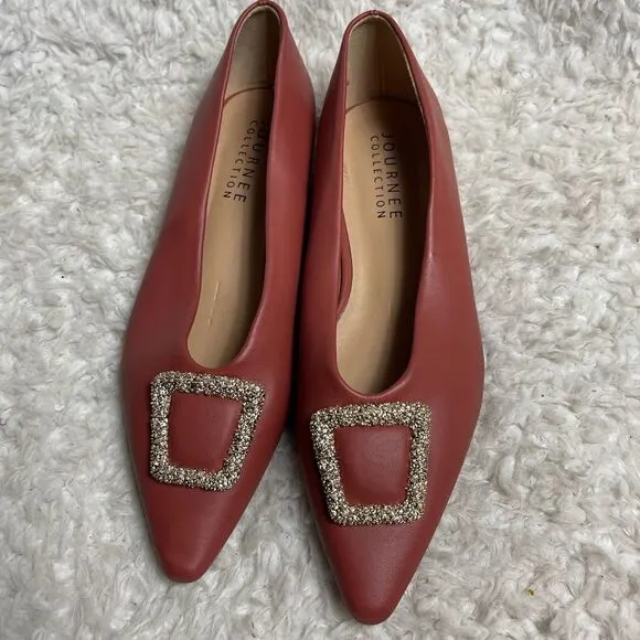 Journee Collection faux leather rustic pink flats gold tone brooch accent SZ10