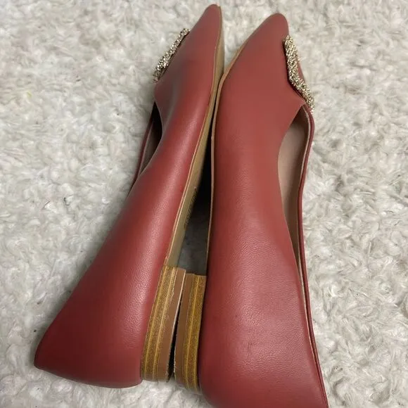 Journee Collection faux leather rustic pink flats gold tone brooch accent SZ10