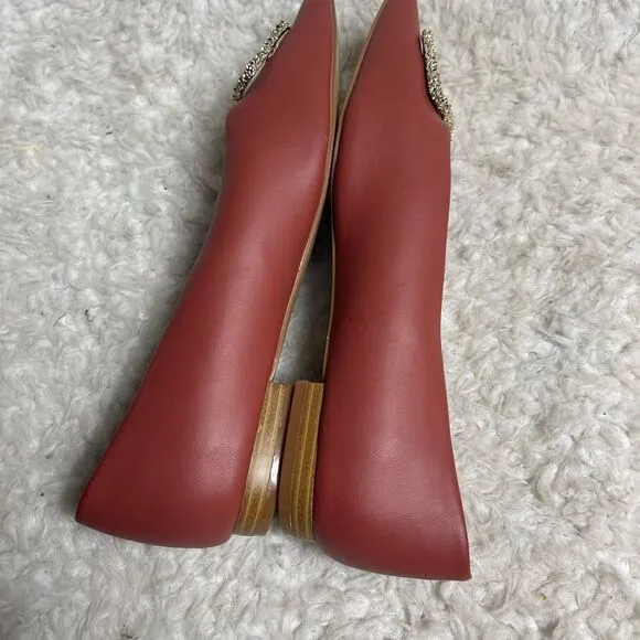 Journee Collection faux leather rustic pink flats gold tone brooch accent SZ10