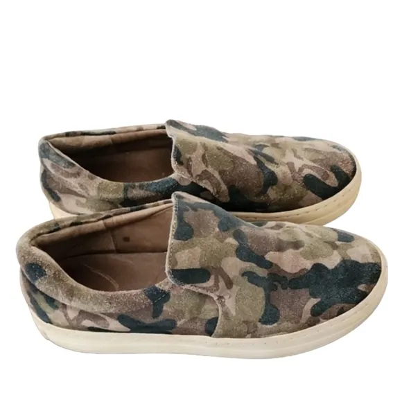 J/SLIDES NYC Harry Camo Suede Platform Slip On Sneakers 7