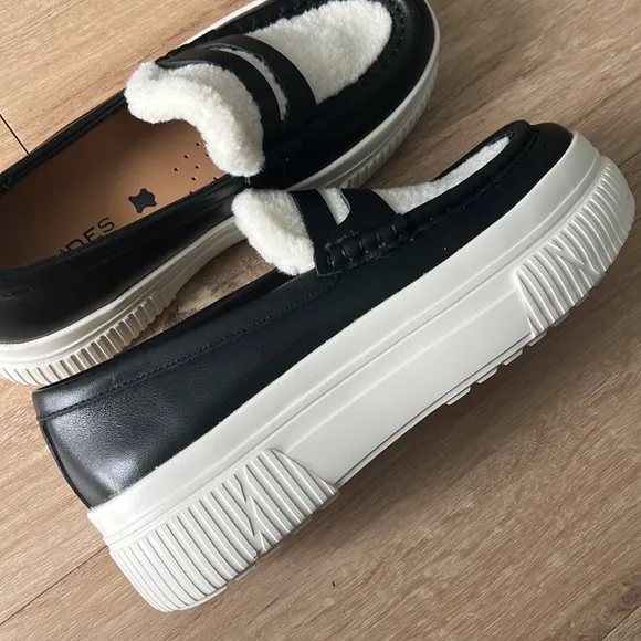 J/Slides • Willy platform leather and Sherpa sneakers