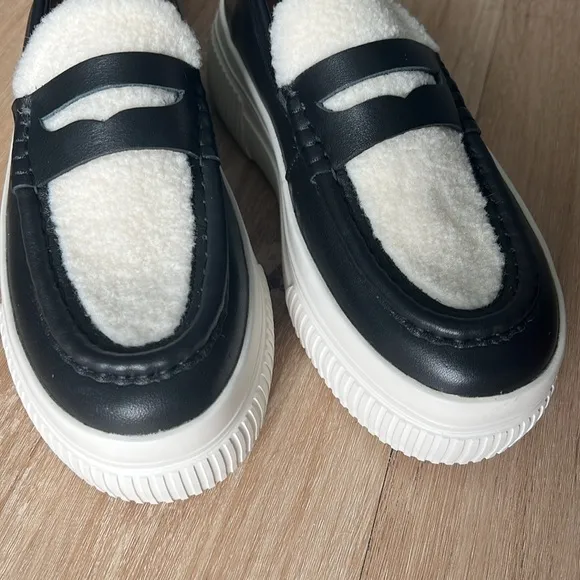J/Slides • Willy platform leather and Sherpa sneakers