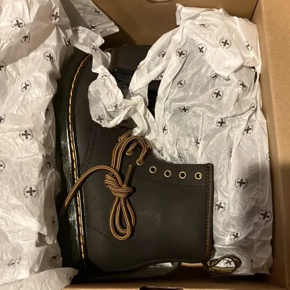 JUNIOR 1460 WILDHORSE LEATHER LACE UP BOOTS big kids size US 4, EU 36NWT
