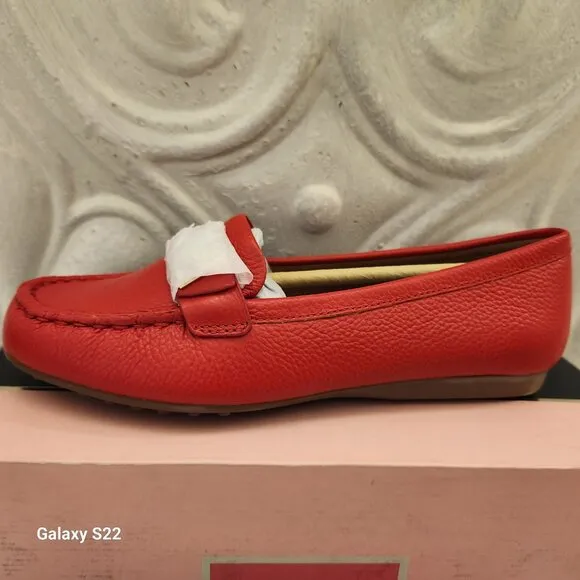 Kate Spade &quot;Camellia&quot; pebble leather red loafers. NIB. Size 5