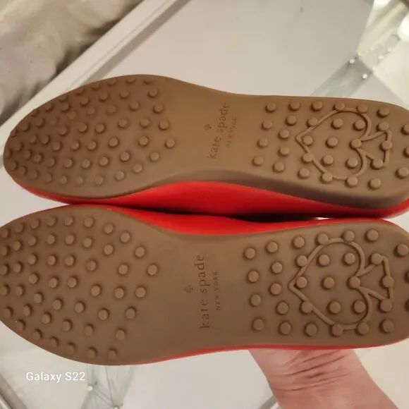 Kate Spade &quot;Camellia&quot; pebble leather red loafers. NIB. Size 5
