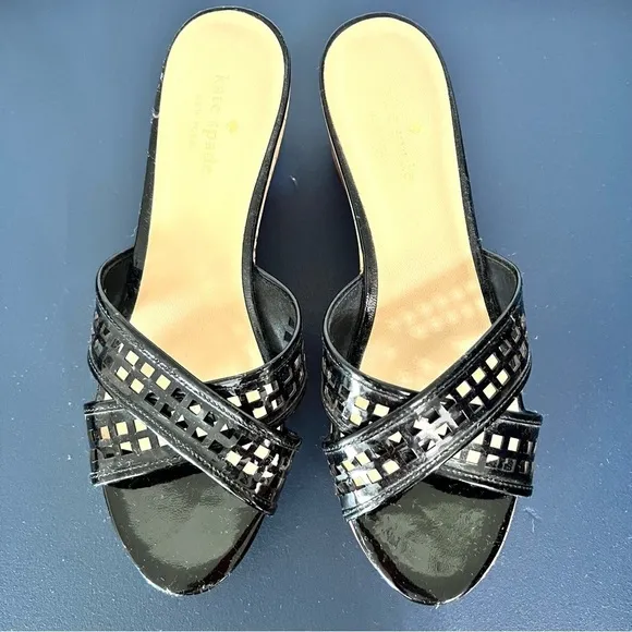 Kate Spade Tawny Black Patent Leather Natural Cork Peep Toe Wedge Sandals Size 9