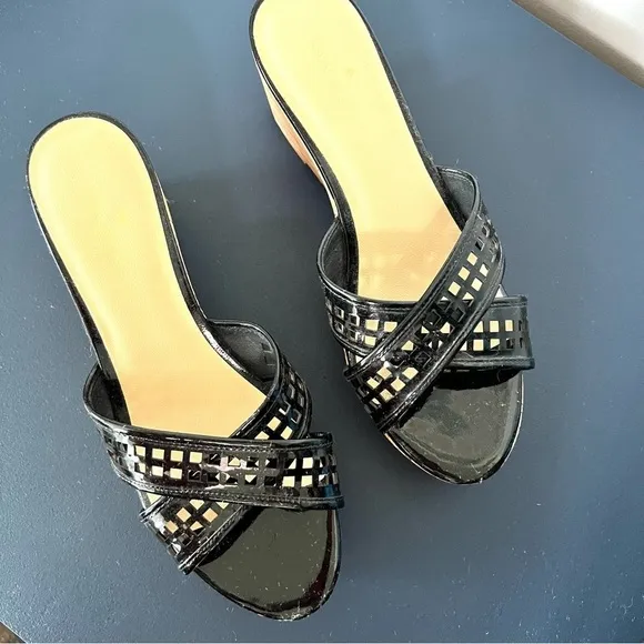 Kate Spade Tawny Black Patent Leather Natural Cork Peep Toe Wedge Sandals Size 9