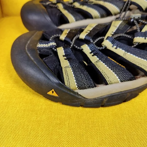 KEEN Men's Black Gold Newport H2 Hiking Hybrid Adventure Sandal - Size 13