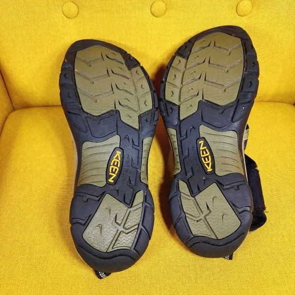 KEEN Men's Black Gold Newport H2 Hiking Hybrid Adventure Sandal - Size 13